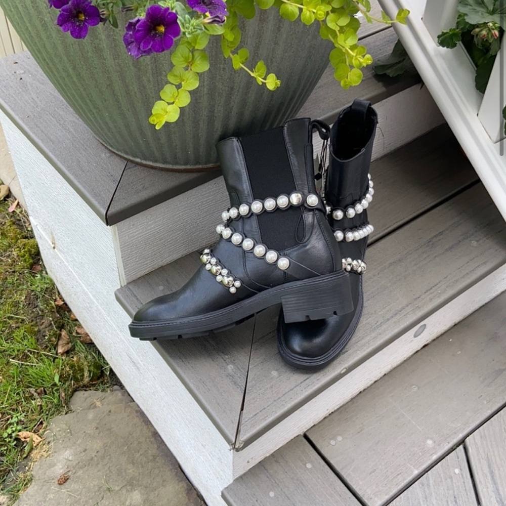 Zara Pearl Chelsea/Combat leather boot sz 39